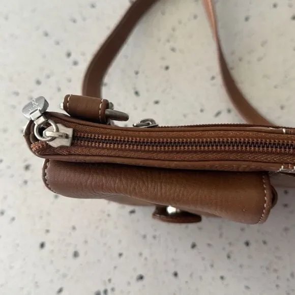 Tignanello Genuine Brown Leather Crossbody Travel Casual Shoulder Bag Versatile - Picture 12 of 13